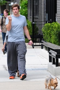 What do Jay Cutler and his stupid dog have in common? They are both little bitches.
